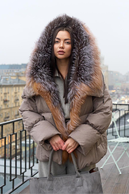 Модный пуховик Tannossto с лисой